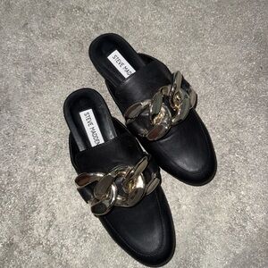 Steve Madden Kiki Black Mules with Silver Chain – Women’s Size 6 – New